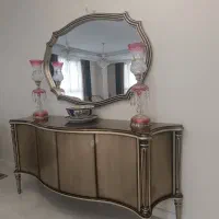 آیینه و کنسول