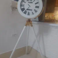 ساعت ایستاده