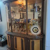 ویترین بسیار جادار و کلاسیک دو تیکه