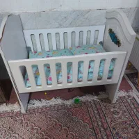 تخت و گهواره نوزادی
