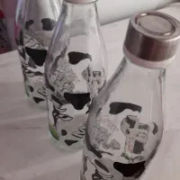 سه  عدد  بطری شیشه ای  ۱/۵ لیتر