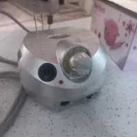 یک دستگاه سوهان ناخن