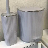 سطل و فرچه