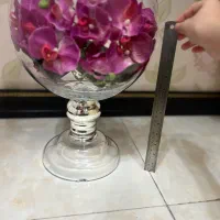 گلدان با دوشاخه گل ارکیده