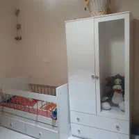 تخت و کمد کودک