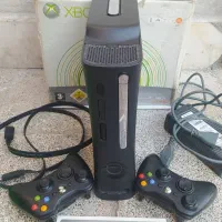 یکXBOX 360 کپیخور جیتگ و پربازی و 2دسته اصلی