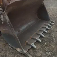 لودر زدال ۵۰ یا باکت ۵تا۶ تن راننده کسی هست