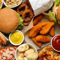 یک فرکار حرفه ای جهت کار درفلافلی ویک سالن کار