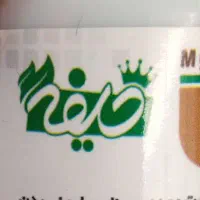 تعدادی نیروی کار خانم در فروشگاه عطاری