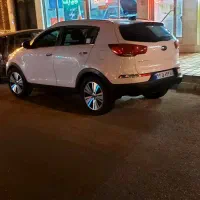 به یک شاگرد اقا زیر بیست‌و دو سال نیازمندم