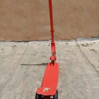 اسکوتر|دوچرخه، اسکیت، اسکوتر|قروه, |دیوار