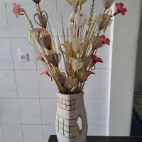 گل و گلدان