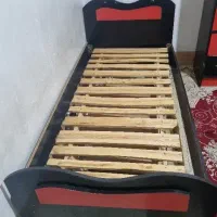 تخت و کمد