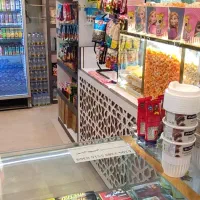 فروشنده خانم