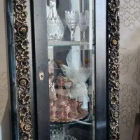 یک عدد بوفه ویک آینه سالم