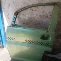 در جلو سمت راننده/گلگیر جلو چپ و راست