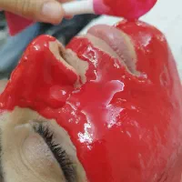 پاکسازی پوست و فیشیال تخصصی‌