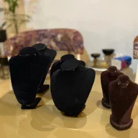 مانکن بدلیجات مخملی و چرم