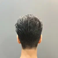 استخدام پرسنل حرفه ای در لاین ناخن و احیا و صافی