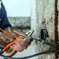 برقکشی و لوله کشی و نصب پمپ