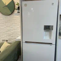 یخچال فریزر دوو کاملا سالم و بدون هیچ مشکلی