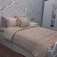 تخت خواب دو نفره در حد نو