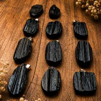 اکسسوری سنگ تورمالین با خواص درمانی