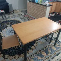 میز و دو صندلی