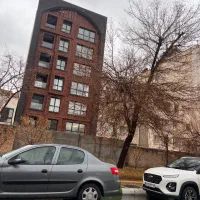 ادمین اینستاگرام در پروژه ساختمانی