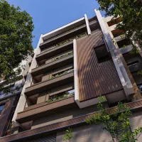 ۱۱۵ مـتر ( سـازه ای چـشم نـواز تاپ لـوکیشن )
