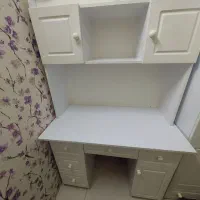 کمدکتابخوانی و لباس در حد نو  ۸/۵۰۰تومن تا فردا