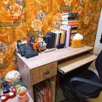 فروش میز کامپیوتر بسیار تمیز