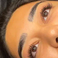 کاشت  و آموزش اکستنشن مژه