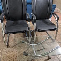 میز کنفرانس صندلی چرخدار و ثابت وکتاب خانه