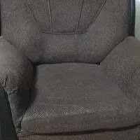 مبلمان ۵ نفره در حد نو بدون پارگی و لک