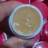 کرم سفید کننده وی ای پی صورت و دست پا