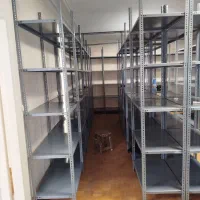 استخدام کارگر در انبار با جای خواب