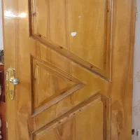 درب اپارتمان و پرده