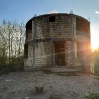 خانه ویلایی نیمه ساخته