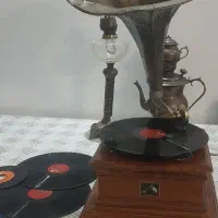 گرامافون چوبی قدیمی