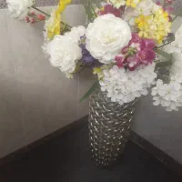 گل و گلدان