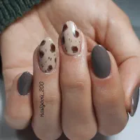 آموزش و ارائه کاشت ناخن و کاشت مژه با مدرک معتبر