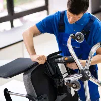 تعمیرات انواع صندلی،میز و تجهیزات اداری در محل