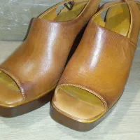 کفش چرم زنانه