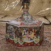 شکلات خوری مرغی با قدمت ۴۰ ساله