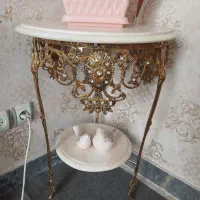 میز برنزی