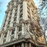 آپارتمان-100متری-ط-2جلو-سالن-به-نما-تاپ-لوکیشن