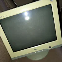 کیس کامپیوتر و مانیتور