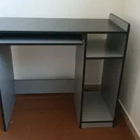 میز کامپیوتر سالم و نو