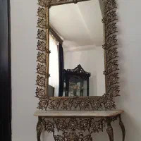 اینه به همراه میز